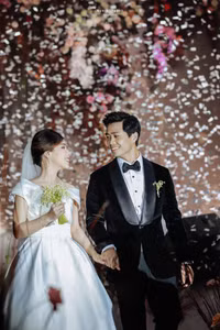 [ẢNH] Công Phượng khoe ảnh cưới đẹp lung linh ngày đầu năm mới