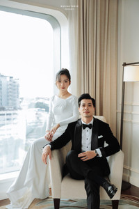 [ẢNH] Công Phượng khoe ảnh cưới đẹp lung linh ngày đầu năm mới