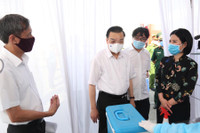 [ẢNH] Chuyến thị sát, kiểm tra chống dịch dày đặc của Trưởng Ban chỉ đạo phòng chống Covid-19 Hà Nội