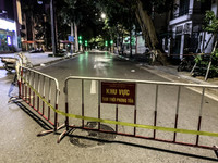 Hà Nội phong tỏa hàng pizza gần trung tâm vì có ca nghi nhiễm Covid-19