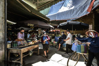 [Ảnh] Thăm chợ dân sinh đầu tiên ở Hà Nội áp dụng thẻ đi chợ theo ngày chẵn lẻ