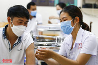 [Ảnh] Nhiều tầng lớp nhân dân Hà Nội được tiêm vaccine phòng Covid-19 trong 