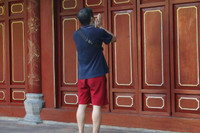 [ẢNH] Hà Nội ngày đầu giãn cách xã hội: Chen nhau đi chợ sớm, vẫn tập thể dục, cắt tóc ngoài đường...