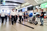 [ẢNH] Chuyến thị sát, kiểm tra chống dịch dày đặc của Trưởng Ban chỉ đạo phòng chống Covid-19 Hà Nội