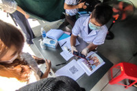 [ẢNH] Chuyến thị sát, kiểm tra chống dịch dày đặc của Trưởng Ban chỉ đạo phòng chống Covid-19 Hà Nội