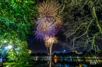 Ấn tượng nụ hôn... với khẩu trang trong thời khắc đón năm 2021 tại Hà Nội