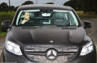 Dàn sao M.U 'mặt như đưa đám' đến sân tập sau thảm bại