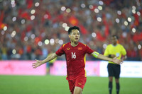 Khoảnh khắc bừng sáng của cầu thủ từng gãy chân nghiêm trọng Đỗ Hùng Dũng