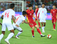 Khoảnh khắc bừng sáng của cầu thủ từng gãy chân nghiêm trọng Đỗ Hùng Dũng