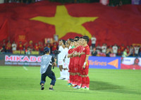 Khoảnh khắc bừng sáng của cầu thủ từng gãy chân nghiêm trọng Đỗ Hùng Dũng