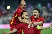 Khoảnh khắc bừng sáng của cầu thủ từng gãy chân nghiêm trọng Đỗ Hùng Dũng