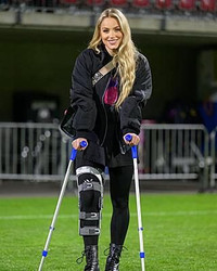 Nhan sắc nữ cầu thủ quyến rũ nhất thế giới vừa dính chấn thương nặng