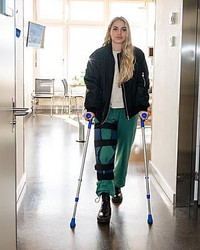 Nhan sắc nữ cầu thủ quyến rũ nhất thế giới vừa dính chấn thương nặng