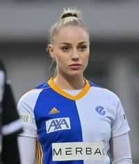 Nhan sắc nữ cầu thủ quyến rũ nhất thế giới vừa dính chấn thương nặng