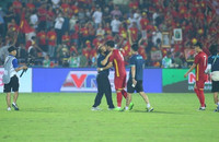 Cầu thủ Malaysia gục ngã trước 'bàn thắng vàng' của U23 Việt Nam