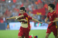 Cầu thủ Malaysia gục ngã trước 'bàn thắng vàng' của U23 Việt Nam