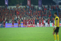 Cầu thủ Malaysia gục ngã trước 'bàn thắng vàng' của U23 Việt Nam