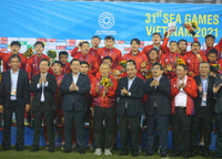 Thầy trò HLV Park ăn mừng đầy cảm xúc khi đánh bại Thái Lan giành HCV