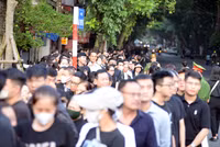 Hàng nghìn người viếng Tổng Bí thư Nguyễn Phú Trọng từ sáng sớm
