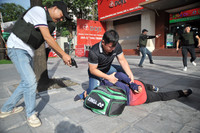 Xem Công an Hà Nội diễn tập trấn áp đối tượng cướp tiệm vàng, giải cứu con tin an toàn