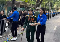 Hàng nghìn người viếng Tổng Bí thư Nguyễn Phú Trọng từ sáng sớm