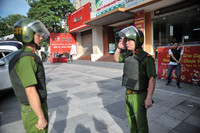 Xem Công an Hà Nội diễn tập trấn áp đối tượng cướp tiệm vàng, giải cứu con tin an toàn