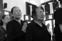 Người dân nghẹn ngào viếng Tổng Bí thư Nguyễn Phú Trọng