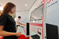 Cận cảnh kiosk thông minh chứng thực điện tử chỉ mất 3 đến 5 phút ở Hà Nội