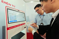 Cận cảnh kiosk thông minh chứng thực điện tử chỉ mất 3 đến 5 phút ở Hà Nội