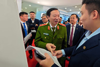 Cận cảnh kiosk thông minh chứng thực điện tử chỉ mất 3 đến 5 phút ở Hà Nội