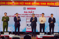 Cận cảnh kiosk thông minh chứng thực điện tử chỉ mất 3 đến 5 phút ở Hà Nội