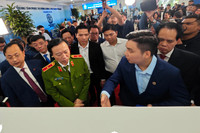 Cận cảnh kiosk thông minh chứng thực điện tử chỉ mất 3 đến 5 phút ở Hà Nội