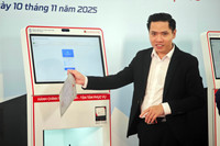 Cận cảnh kiosk thông minh chứng thực điện tử chỉ mất 3 đến 5 phút ở Hà Nội