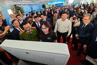 Cận cảnh kiosk thông minh chứng thực điện tử chỉ mất 3 đến 5 phút ở Hà Nội