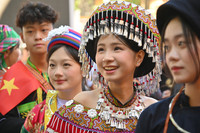 Ấn tượng hình ảnh thiếu nữ trong trang phục Việt 