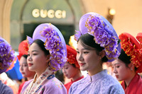 Ấn tượng hình ảnh thiếu nữ trong trang phục Việt 