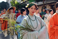 Ấn tượng hình ảnh thiếu nữ trong trang phục Việt 