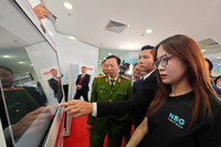 Cận cảnh kiosk thông minh chứng thực điện tử chỉ mất 3 đến 5 phút ở Hà Nội