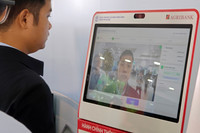 Cận cảnh kiosk thông minh chứng thực điện tử chỉ mất 3 đến 5 phút ở Hà Nội