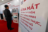 Cận cảnh kiosk thông minh chứng thực điện tử chỉ mất 3 đến 5 phút ở Hà Nội