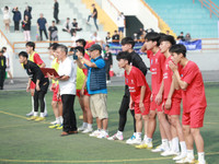 Tiền đạo về bắt gôn, THPT Xa La 'quật ngã' á quân Thạch Thất