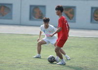 Đương kim vô địch thắng hú vía tân binh Vinschool