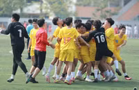 Nghẹt thở thắng Vạn Xuân, THPT Lê Quý Đôn đoạt vé vào vòng 1/8