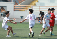 Đương kim vô địch thắng hú vía tân binh Vinschool