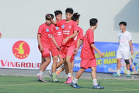 'Đọc' hồ sơ thành tích 16 đội bóng ở vòng 1/8