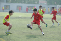 Tiền đạo về bắt gôn, THPT Xa La 'quật ngã' á quân Thạch Thất