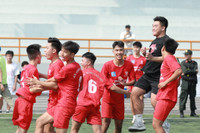 'Đọc' hồ sơ thành tích 16 đội bóng ở vòng 1/8