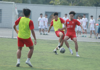 Tiền đạo về bắt gôn, THPT Xa La 'quật ngã' á quân Thạch Thất