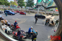 [ẢNH] Hà Nội: Nhắc nhở người chưa có giấy đi đường mới, đã cấp khoảng 20.000 giấy đi đường có QR code