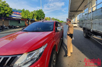 [ẢNH] Kiểm tra mã QR ở chốt ra vào vùng đỏ Hà Nội: Không ùn tắc, giấy đi đường cũ được lưu thông